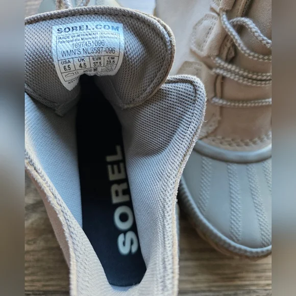 Sorel Gray and Tan Boots - Picture 2 of 7